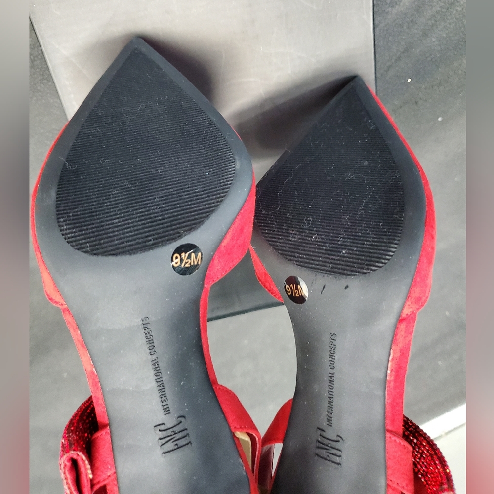 International Concepts Forever Your Girl Pumps/Red - Picture 7 of 8